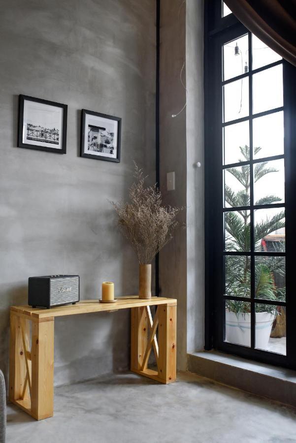 Circadian Industrial Loft In Heritage Building Căn hộ